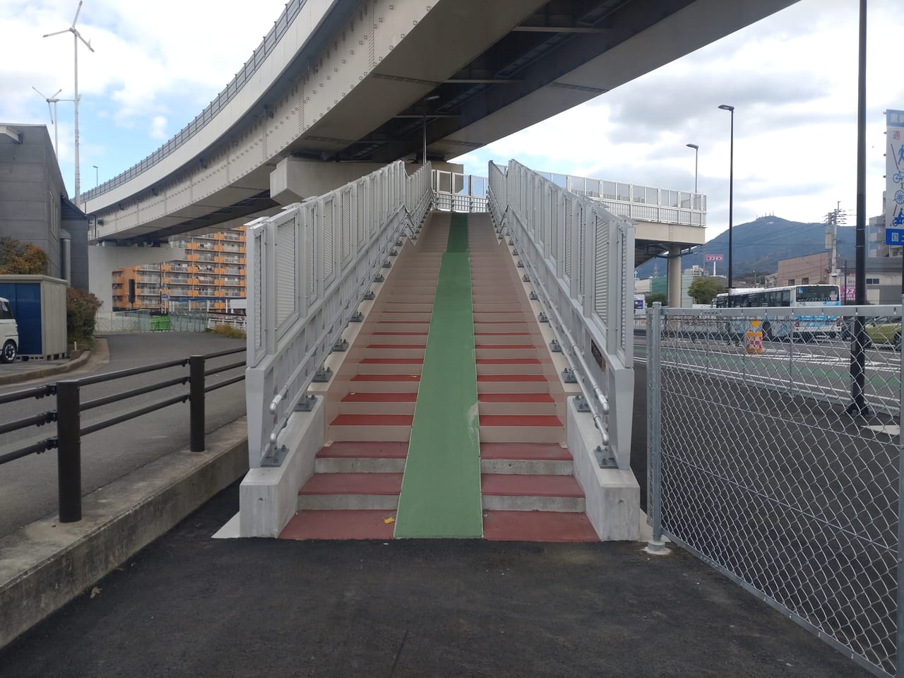 陣原横断歩道