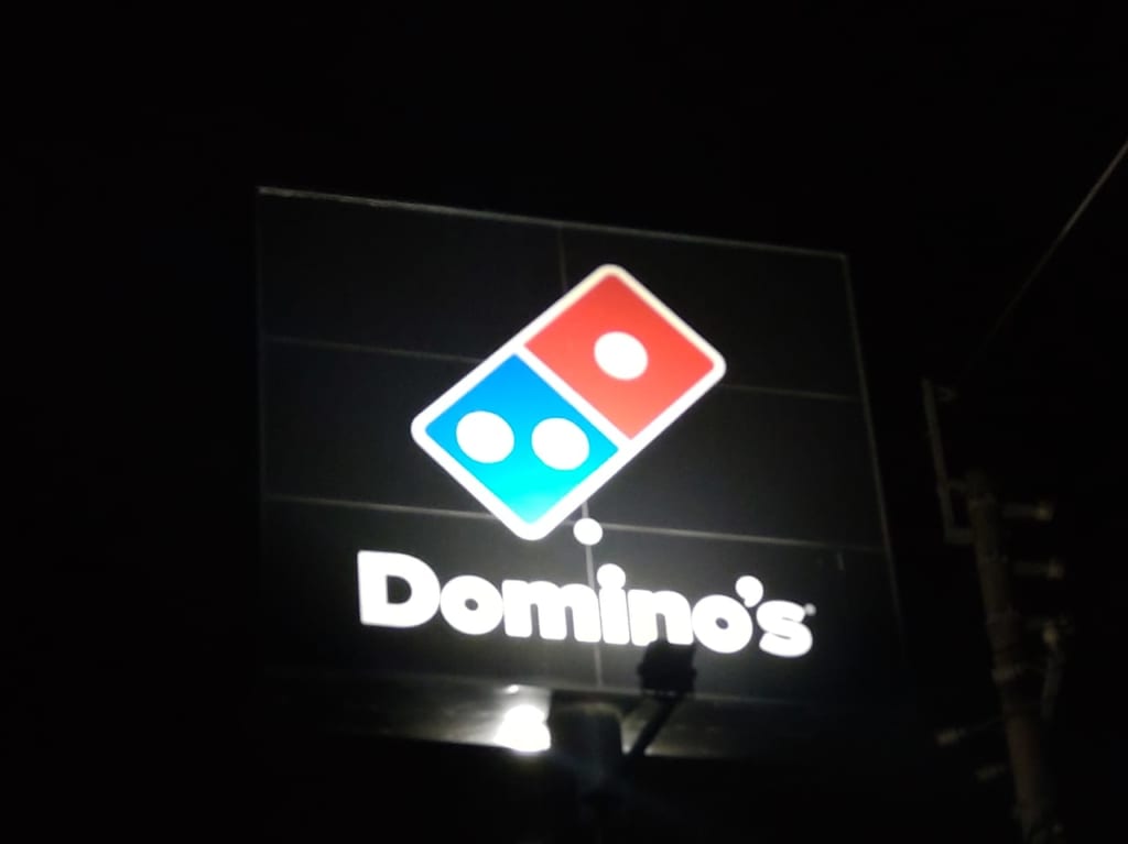 ドミノ看板