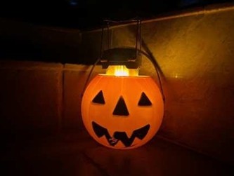 2025年にいのちのたび博物館で「ハロウィンナイトミュージアム」が開催