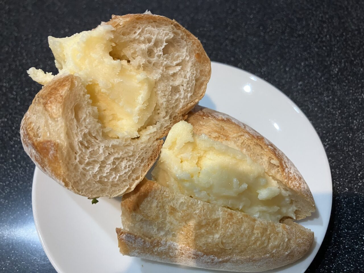 2025年に八幡東区の「Bakery まほろば」