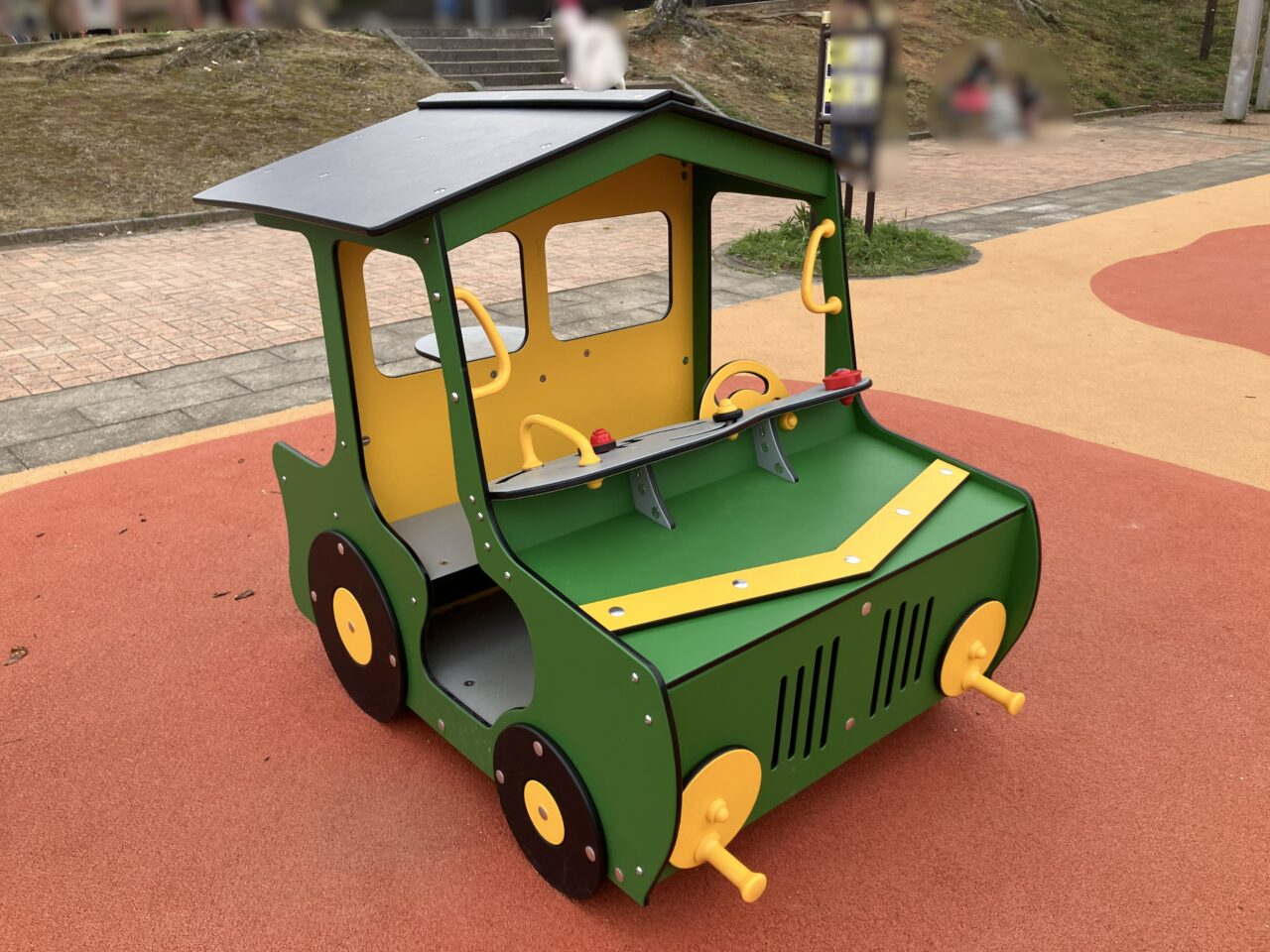 2026年に八幡東区の「県営中央公園」に、インクルーシブな遊具広場